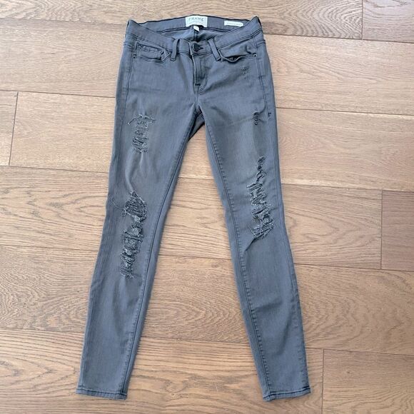 Frame Denim Le Skinny de Jeanne in distressed grey. - Picture 3 of 6
